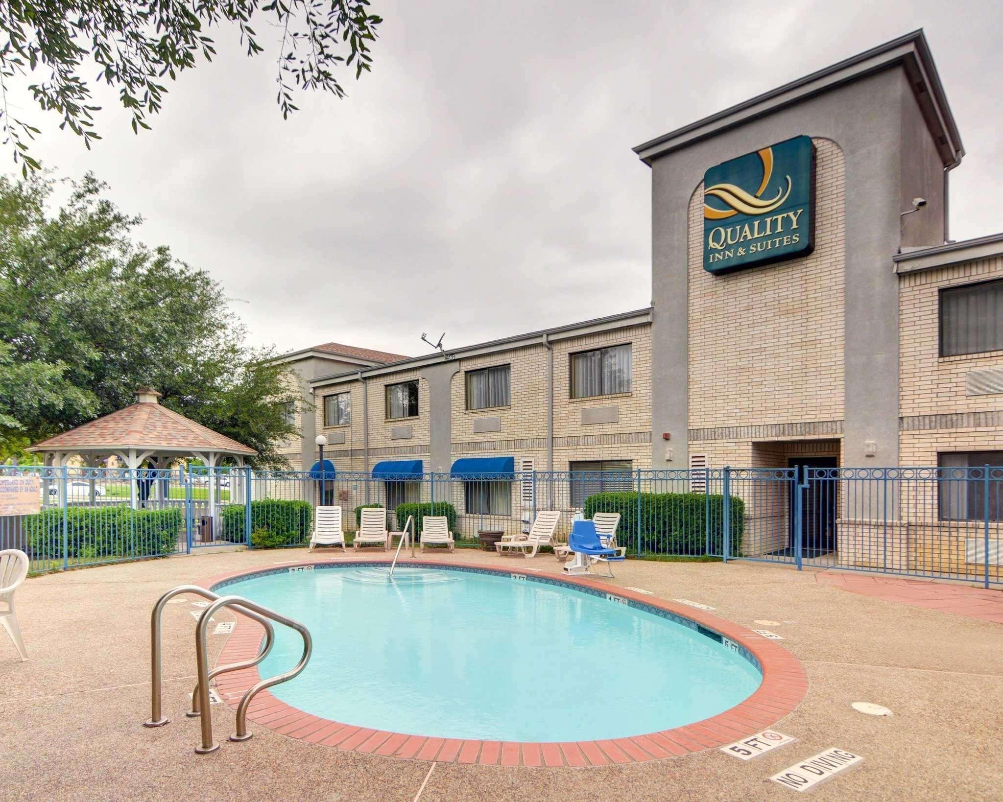 Quality Inn & Suites Grand Prairie Exterior foto