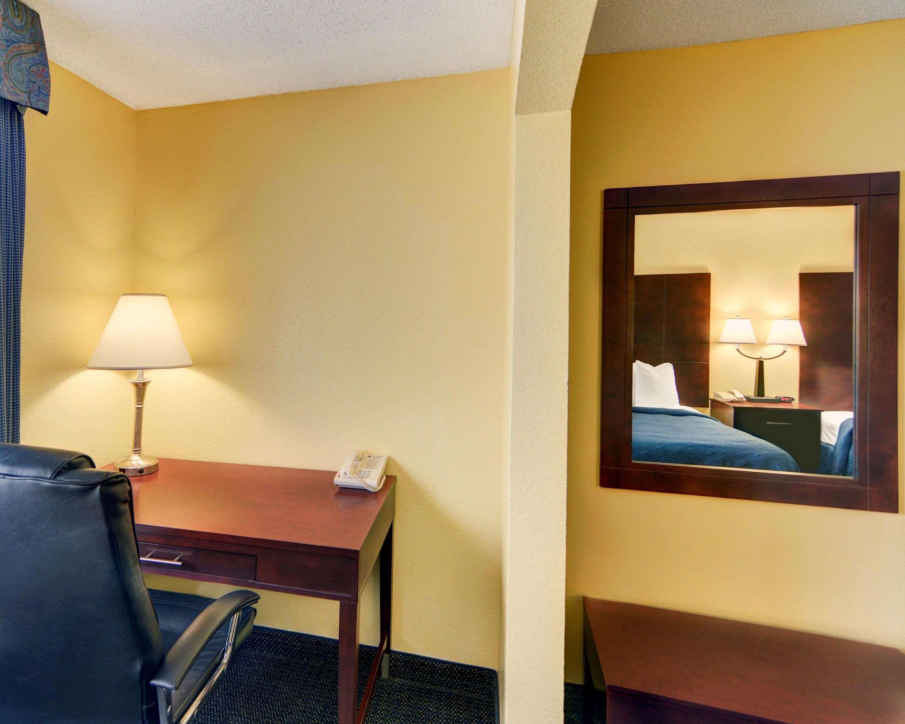 Quality Inn & Suites Grand Prairie Exterior foto